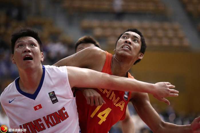 江西男篮全队斗志昂扬,客场迎战取得关键胜利 江西男篮全队斗志昂扬,客场迎战取得关键胜利