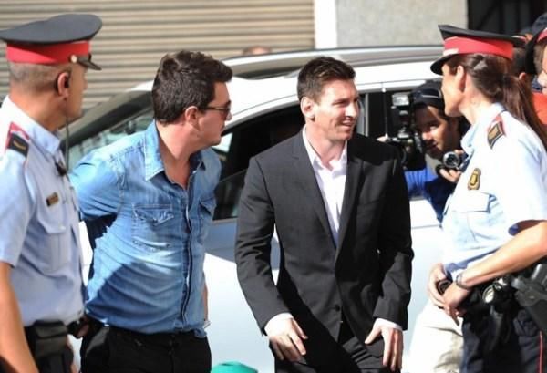 为什么C罗梅西都涉嫌逃税?这个锅我看该西班