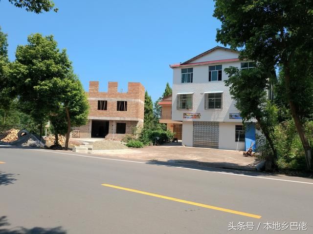 宁愿花30万在农村修房的农民工,咋想的?买在城