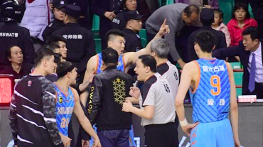 雄鸡唱晓：篮协认定辽宁绝杀超时 多项措施预防