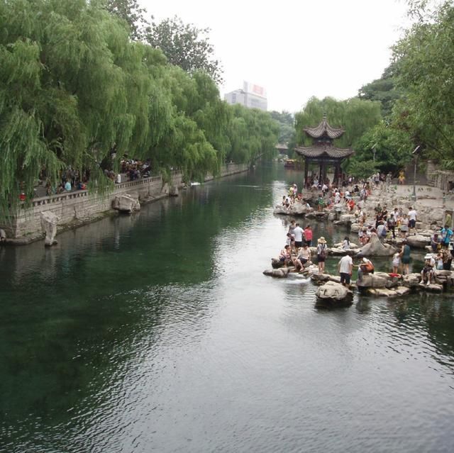 我国游客出国旅游已成趋势,而在国内旅游则显