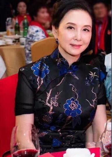 陈红的嫦娥美貌无人能及,姚笛太普通,刘涛最黑