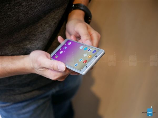 索尼Xperia XZ2 Compact图赏:四种配色小尺寸