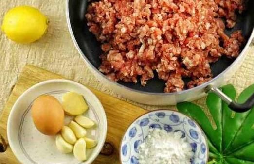 婆婆用了十年的炸丸子秘方!外酥里嫩好吃极了