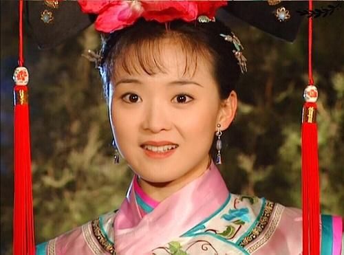 还珠格格里晴儿真的是大家闺秀,一出场紫薇也