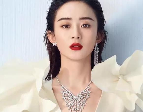 赵丽颖新口红广告撞上娜扎代言,有种乡村发廊