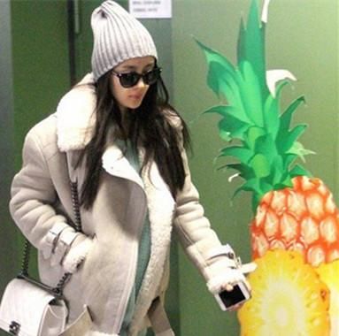 李晟李佳航喜得贵子!跟baby杨幂相比,这些女星