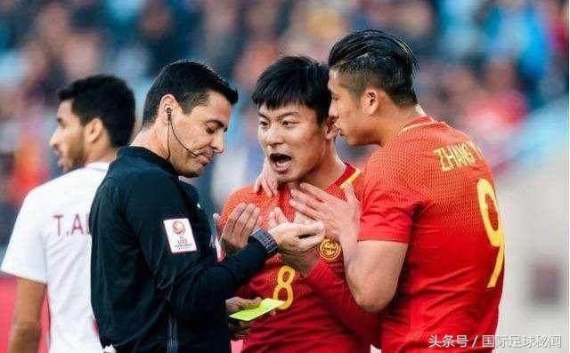 在中国他是全球第一黑哨,在俄罗斯他却是世界