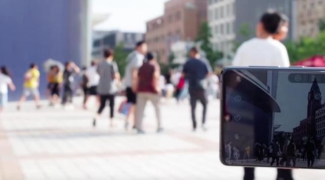 努比亚发Z18倒计4天海报,无边屏幕亮点满满速