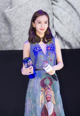 穿过无数衣服,Angelababy这次被网友大赞:有史