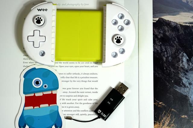 手游吃鸡用户的最爱,飞智Wee拉伸手柄体感版