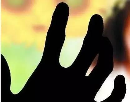 福建女大学生被男友下药迷奸 竟有人说她活该