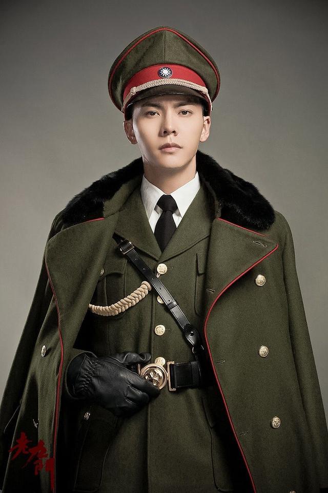 看到热巴和陈伟霆最新广告,只想get同款OPPO