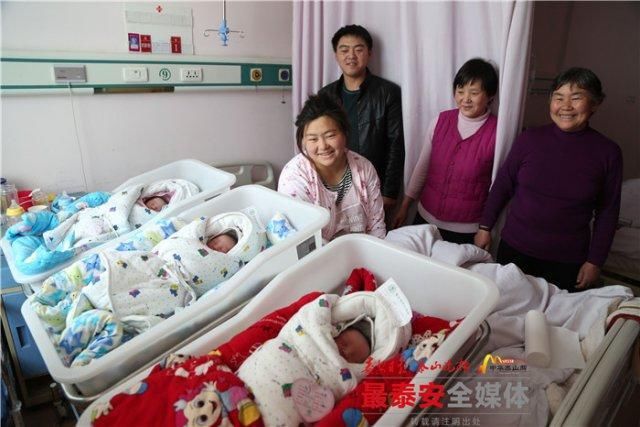 29岁妈妈顺产生下三胞胎 几率为几十万分之一