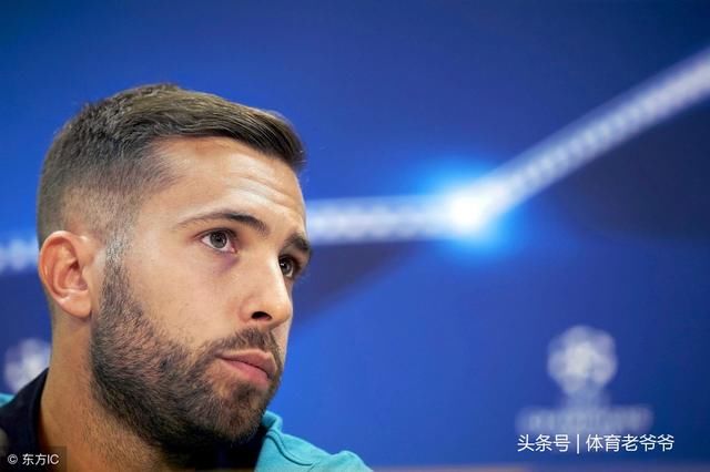 盘点当今世界足坛十大边后卫排行榜:巴西四人