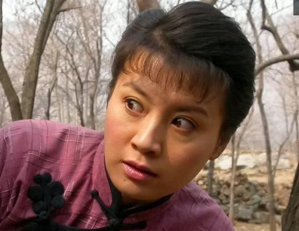 41岁演大宅门走红,被小18岁娇妻掏空家财,今56岁比王宝强落魄