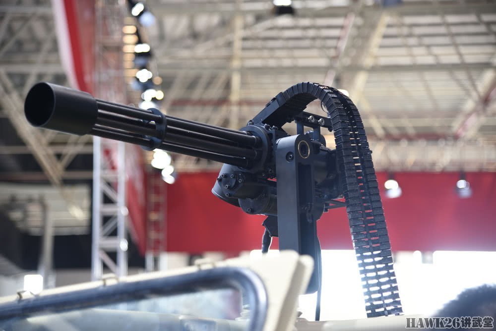 这种转管机枪类似美军的m134"火神",每分钟射速高达4500~6000发.