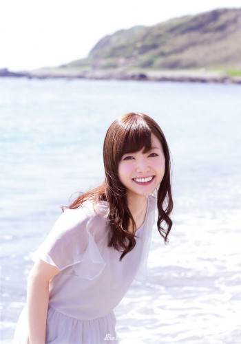 组图:白石麻衣海边尽情释放真我 笑容灿烂令人心动