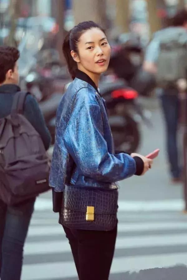 接手Celine的人居然是他!CHANEL老佛爷为穿