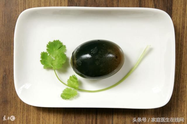 每天都吃皮蛋会怎么样?身体可能会出现这4个
