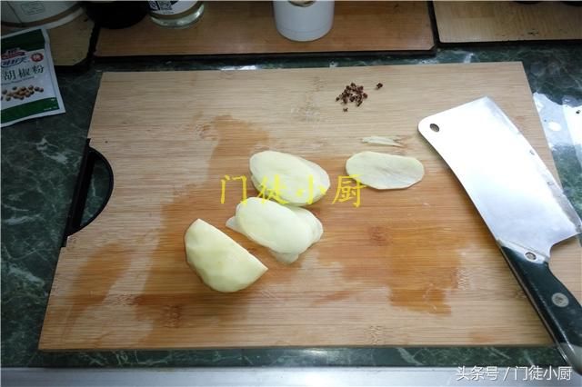 土豆换种做法来吃,口感爽脆,麻辣丝滑,这道家常