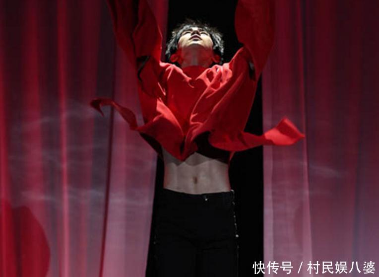 鹿晗腹肌,张艺兴腹肌,易烊千玺腹肌,他们统统败
