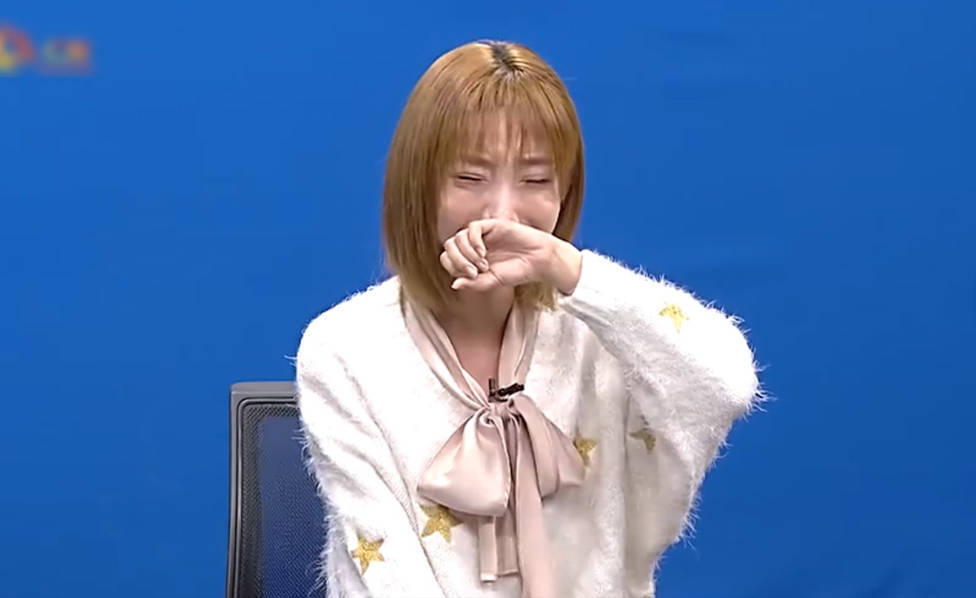 “郭mini不雅视频”女主出面道歉 捂脸崩溃大哭