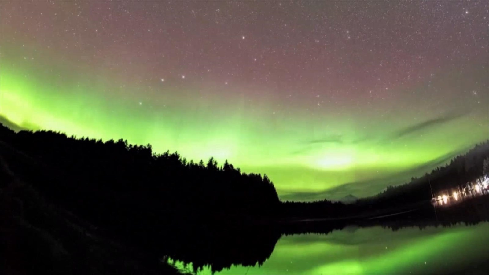 震撼!延时摄影拍下炫美极光 震撼!延时摄影拍下炫美极光