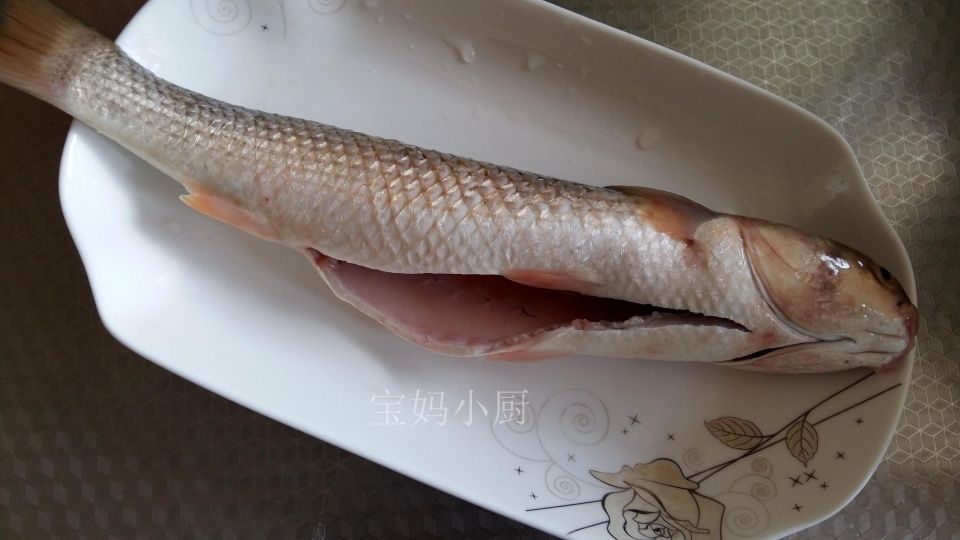 這魚,刺少肉嫩,老人孩子吃不夠,我這做法比飯店的香百倍