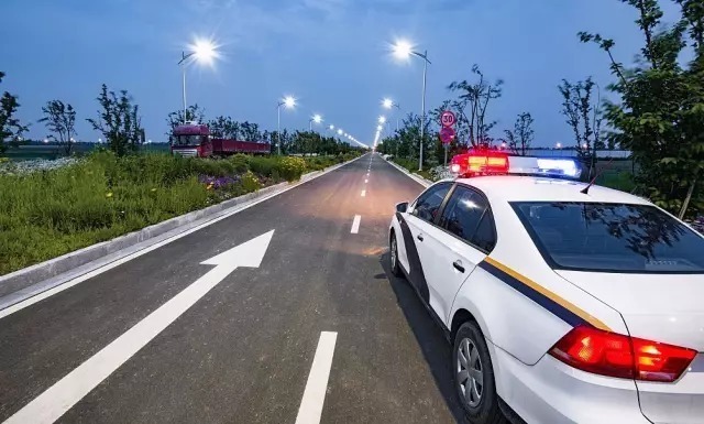 在明律师:遭遇违法强拆,报警不管用怎么办?