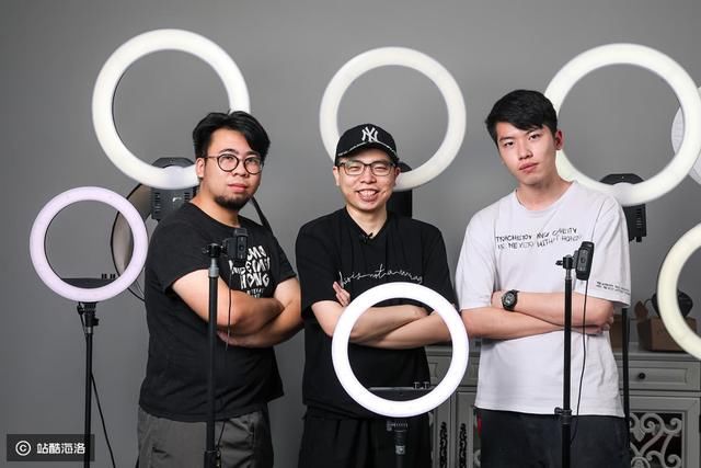 美女主播背后男人为网红打造直播间80后小伙