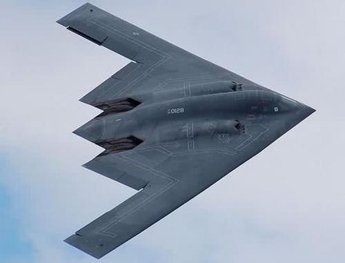 当面对B2轰炸机时 哪国能完好无缺的将其仿制