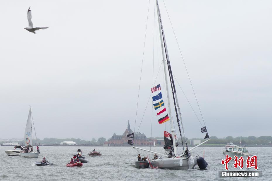 16岁瑞典少女乘帆船横渡大西洋抵纽约参加联合国气候峰会