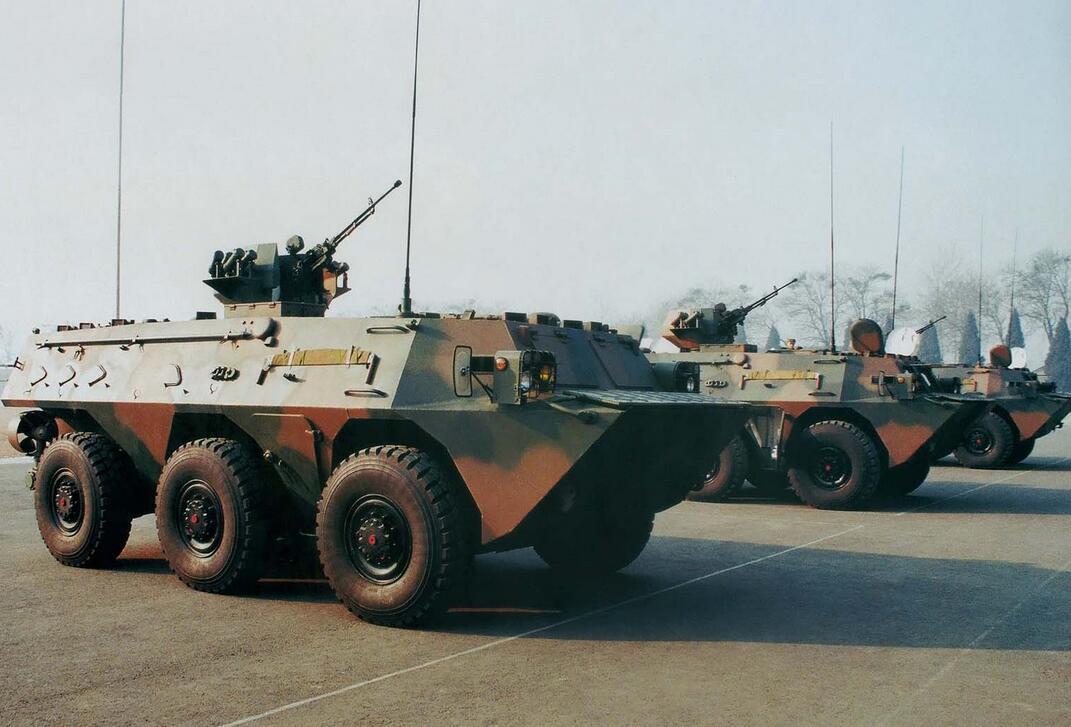 根据相关现场被公开的图片分析，该型被击穿的步战车很很可能就是92B轮式战车，92式步兵战车全称为ZSL92式轮式步兵战车(也称作WZ551步兵战车)，是由中国北方工业(集团)总公司于80年代在ZSL90式轮式装甲车(WZ551系列的原型车)的基础上发展而来的。