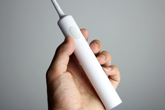 价格很小米99元的电动牙刷,贝医生声波电动