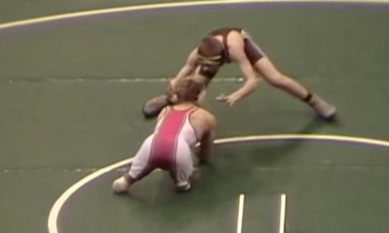 正常人看到Dustin carter的第一反应都是双手到手肘为止，双脚到膝盖为止，这样的身体能做什么？