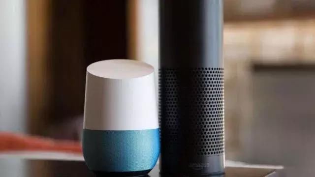 上的智能助手之争:谷歌憋不住了,狂怼亚马逊,三