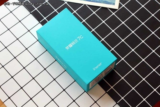 荣耀畅玩7C评测:高规格打造百元机精品