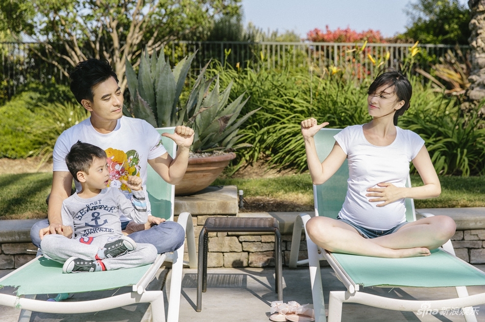 组图:陈龙章龄之二胎孕照曝光!一家四口幸福同框