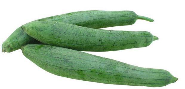 脸上长痘痘粉刺只用丝瓜水敷脸就可以?丝瓜能