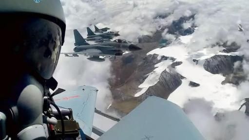 新旧战机交替,强势登陆高原地区,战机歼10C水