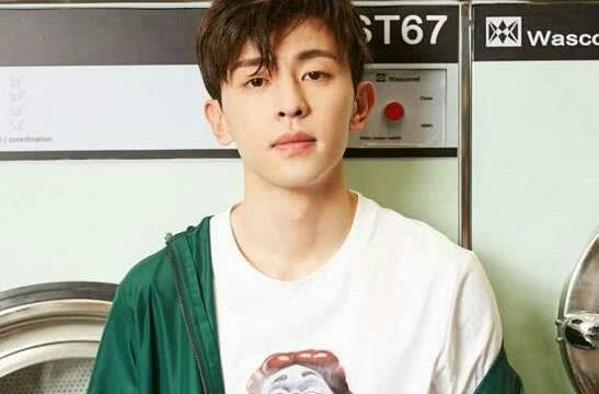 邓伦示爱张韶涵,网友却担心吴磊怎么办?小鲜肉