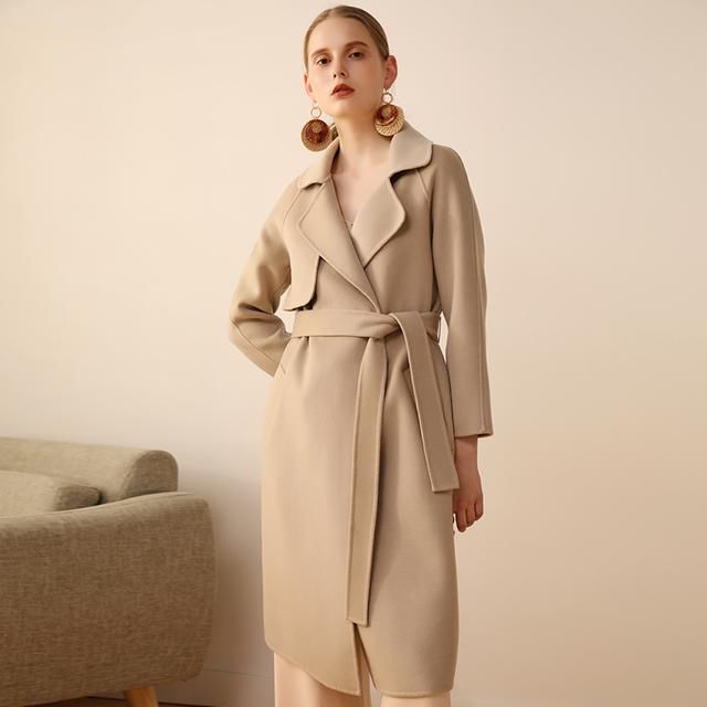 刘涛穿双面呢大衣超有气场,网友:怪不得豪门王