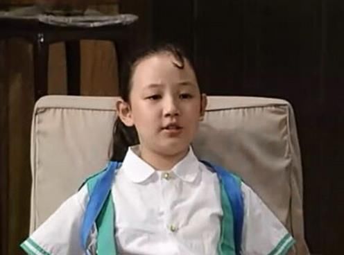 36岁关凌全家照,儿女双全,老公背景很牛,儿子姬