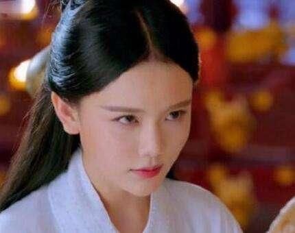 网红进阶不易,南笙见光死,宋威龙频撞脸,难怪王思聪看上她