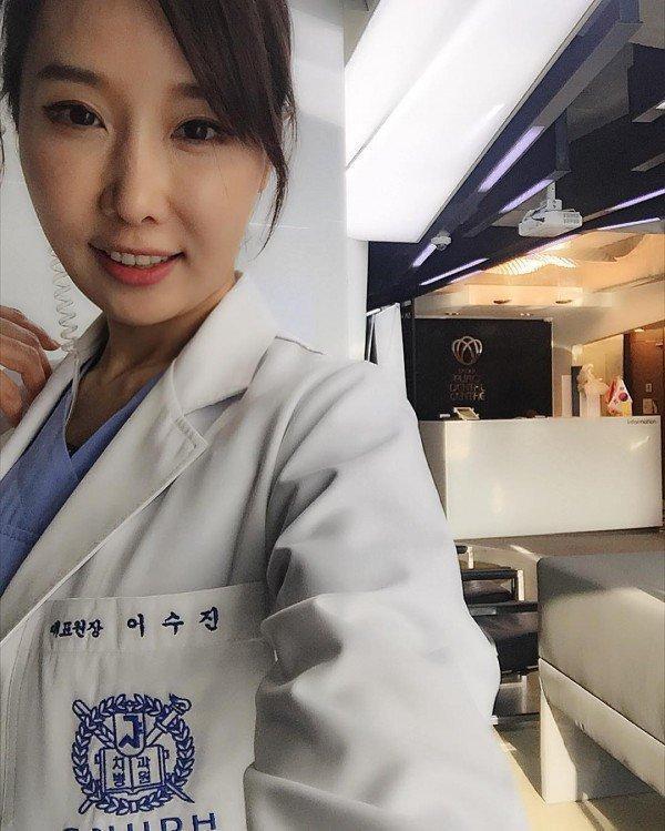 图为李秀珍的自拍。