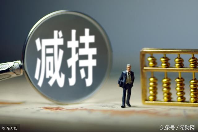 一国疯狂减持美债,中国却选择增持!为什么中国