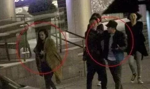 杨幂一屁股坐在谢霆锋脖子上,网友:刘恺威怎么