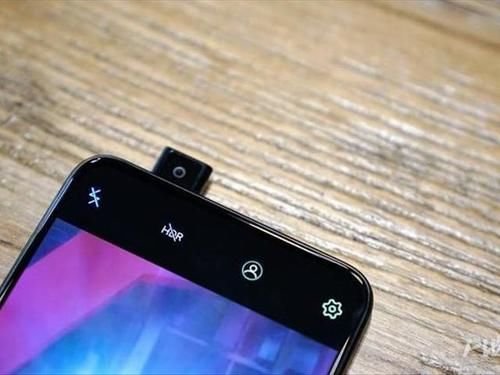 为智商充值!vivo新机摄像头作祟?网友:幸亏我没