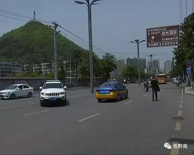 【违规掉头、横穿马路】都匀有条尴尬的双黄线